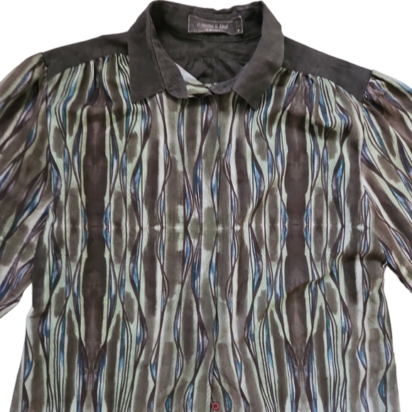 Unique Quality Button Up Top - Picture 8 of 14